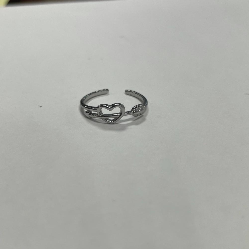 Heart toe ring 💘